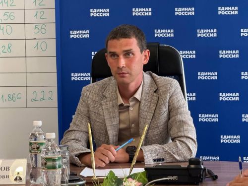 На приеме граждан в Менделеевске обсудили вопросы водоснабжения, земельного оформления, ночного шума и парковки для инвалидов
