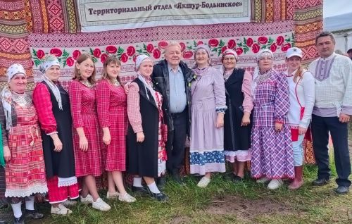 Ансамбль «Купанча» Менделеевска побывал на празднике Гербер