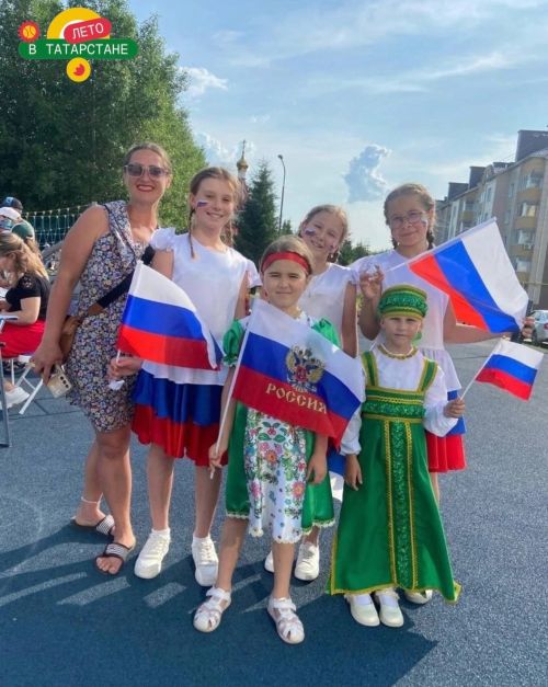 В сквере «Аммоний» Менделеевска состоялся праздник двора