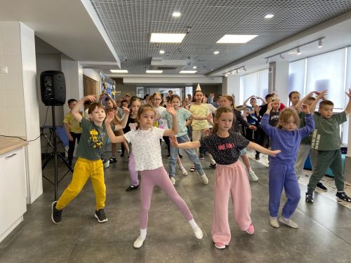 Весело проводим лето: учимся, играем и творим в «Менделеевской Долине»