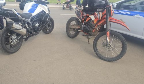 В Менделеевске подростка поймали на питбайке