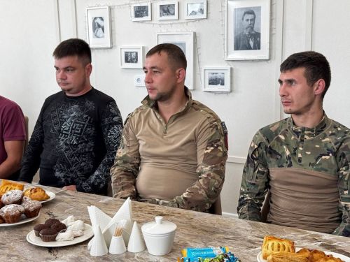 В Менделеевском районе состоялась встреча с ветераном ВОВ и участниками СВО
