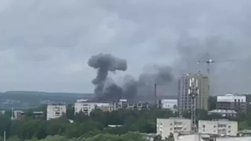 В Ижевске беспилотник атаковал предприятие — на месте работают экстренные службы