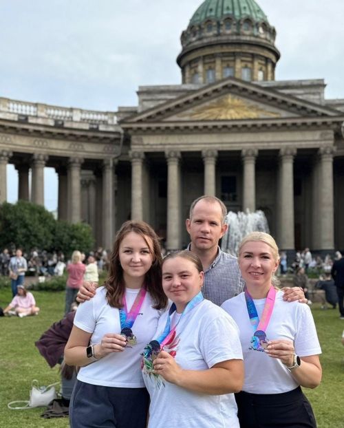 Жители Менделеевска пробежали марафон «Белые ночи» в Санкт-Петербурге