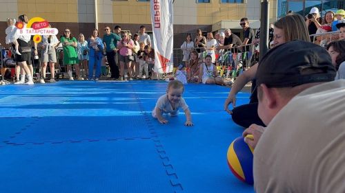Забег в ползунках полюбился менделеевцам