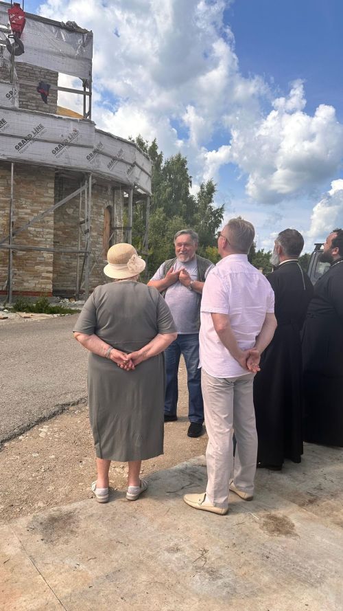 В Менделеевске установлен золотой купол новой часовни в честь святого Олега Брянского