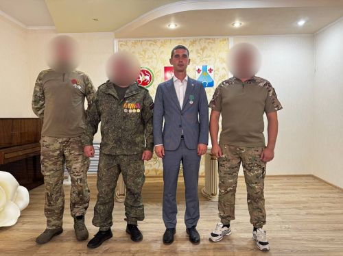 Медали «За помощь фронту» вручили менделеевским волонтёрам