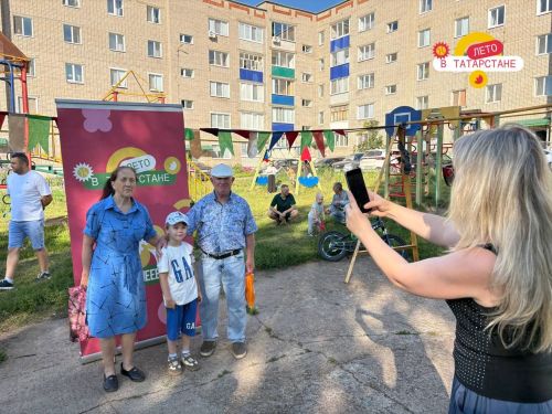 Праздник двора в Менделеевске: соседи собрались вместе
