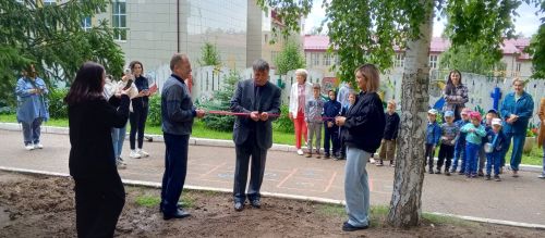 В приюте «Камские зори» открыли новую детскую площадку