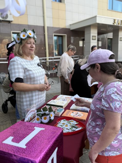 В Менделеевске в День семьи любви и верности организовали праздничный концерт с мастер-классами