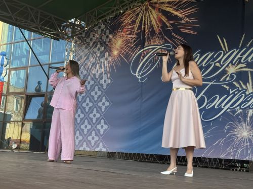 В Менделеевске в День семьи любви и верности организовали праздничный концерт с мастер-классами