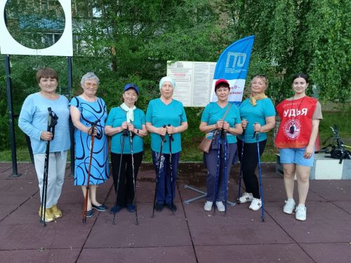 Жители Менделеевска отметили День семьи, любви и верности спортивным праздником на площадке ГТО