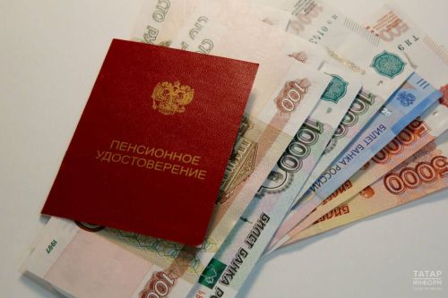 Как декретный отпуск влияет на пенсию: комментарий депутата Чаплина
