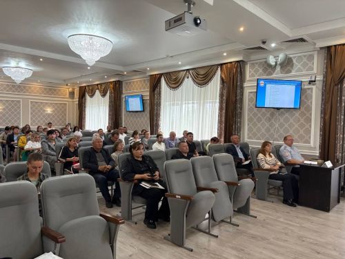 Образовательные учреждения Менделеевского района готовятся встретить сентябрь в полной готовности