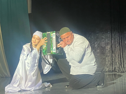 Народный театр «Дөрешкәй» Тойгузинского клуба представил спектакль