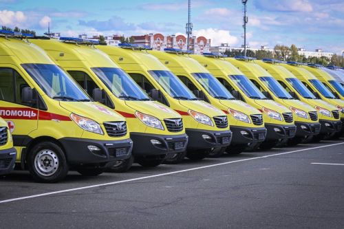 Менделеевский район получил новый автомобиль и компьютеры для медицины в рамках масштабной помощи больницам Татарстана