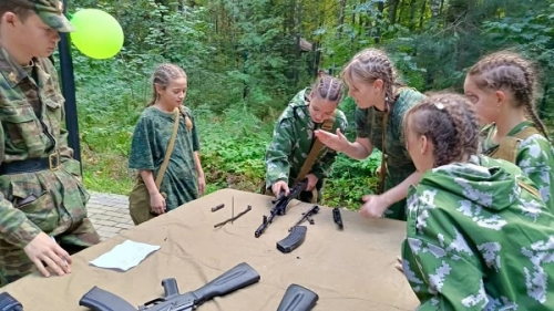 Воспитанницы менделеевского приюта «Камские зори» успешно выступили на юбилейном слёте «Робинзон»