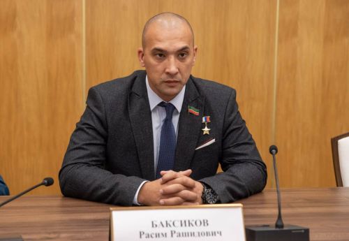 Расим Баксиков знакомится с работой Министерства спорта РТ в рамках проекта «Время Героев»