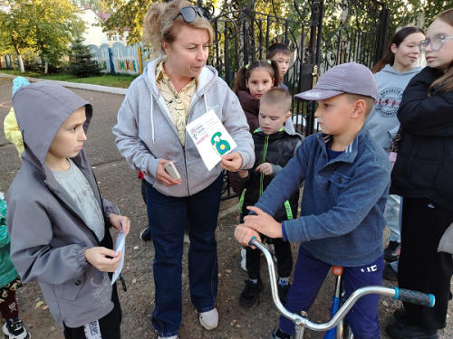 В Менделеевске провели познавательный час по «Телефону доверия» в приюте «Камские зори»