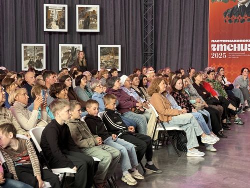 Второй день фестиваля «Пастернаковские чтения» в Менделеевске открыла пронзительная музыкально-поэтическая программа «Времена не выбирают»
