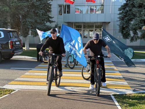 Яркий патриотический велопробег объединил жителей разных возрастов Менделеевска