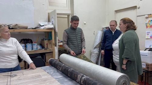 Роберт Искандаров встретился с волонтёрами для подготовки гуманитарной помощи бойцам