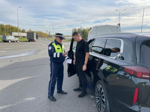 В Татарстане дорожники провели акцию по профилактике ДТП: отдых за рулем спасает жизни