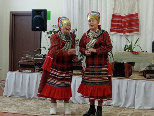 В Сетяково народными песнями и плясками открыли новый клубный творческий сезон