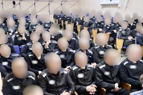 Известный татарский певец Фирдус Тямаев зарядил патриотическим духом и энергетикой осуждённых и коллектив исправительной колонии в Менделеевске
