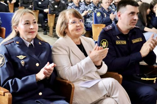 Известный татарский певец Фирдус Тямаев зарядил патриотическим духом и энергетикой осуждённых и коллектив исправительной колонии в Менделеевске