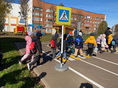 Урок безопасности на практике: воспитанники «Золотой рыбки» посетили автогородок