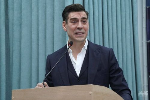 Дмитрий Дюжев выступит с бесплатным моноспектаклем «Евгений Онегин» в Менделеевске