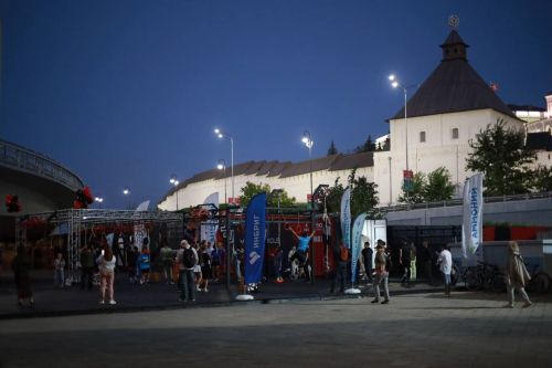 В Казани при поддержке «Аммония» открыли современную универсальную спортивную площадку