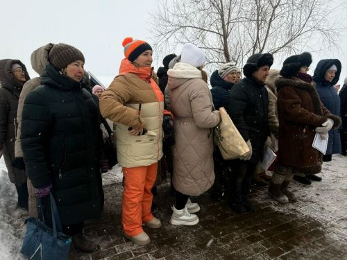 Крещение Господне в Менделеевске: верующие прошли крестным ходом и окунулись в освящённую иордань