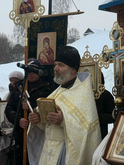 Крещение Господне в Менделеевске: верующие прошли крестным ходом и окунулись в освящённую иордань