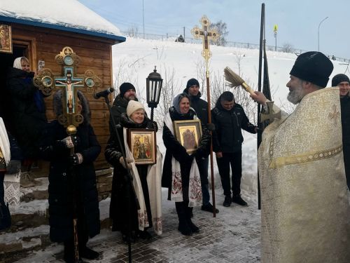 Крещение Господне в Менделеевске: верующие прошли крестным ходом и окунулись в освящённую иордань