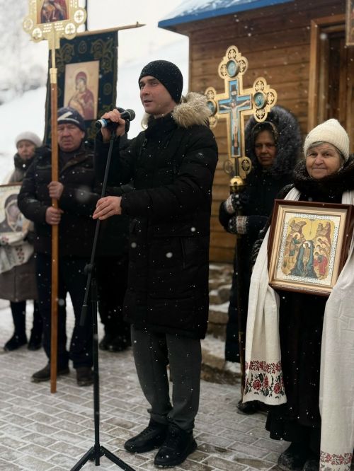 Крещение Господне в Менделеевске: верующие прошли крестным ходом и окунулись в освящённую иордань
