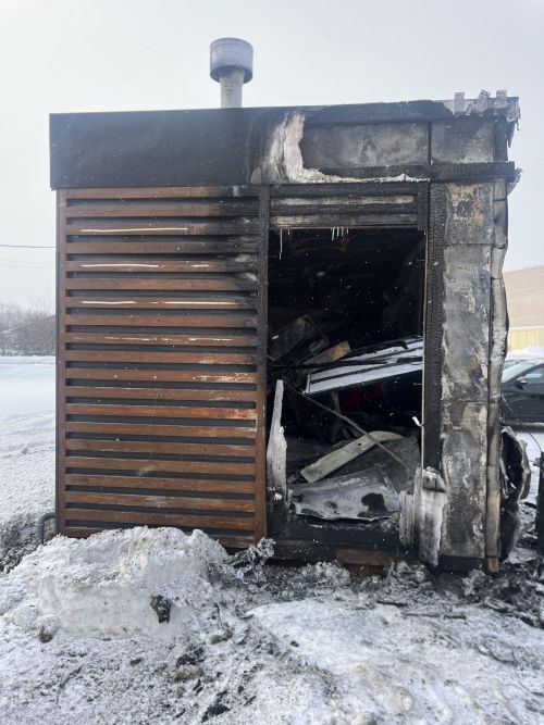 В Менделеевске произошёл пожар ларька шаурмы