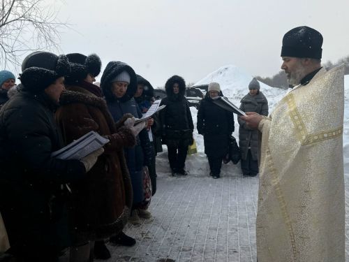 Крещение Господне в Менделеевске: верующие прошли крестным ходом и окунулись в освящённую иордань