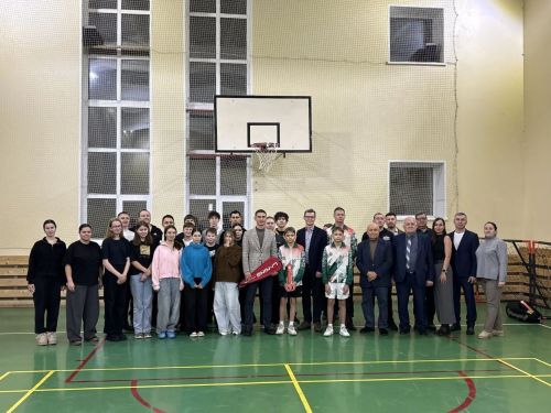 «Смэш» для будущего: в Менделеевске при поддержке «Аммония» открылась секция бадминтона