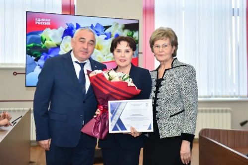 Менделеевский район отмечен благодарственным письмом за организацию выставки «Отец Героя»