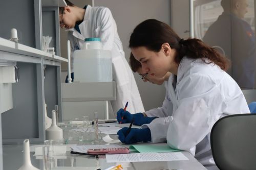 200 школьников в Татарстане получат гранты в 69 тыс. рублей за успехи по физике и химии