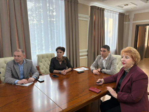 Глава Менделеевского района Роберт Искандаров обсудил сотрудничество с председателем республиканского профсоюза