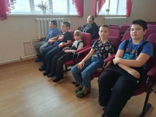 Советские мультфильмы подарили менделеевским школьникам новогоднее настроение