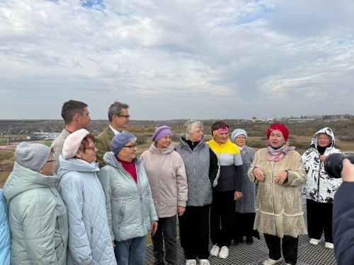 В Менделеевске открыли новый спуск к Центральному стадиону со смотровой площадкой