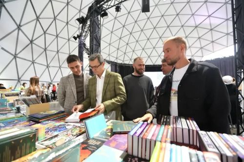 В куполе «Атмосфера» обсудили книгу об истории Менделеевска