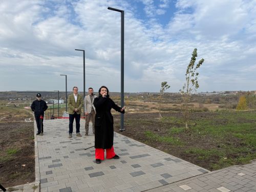 В Менделеевске открыли новый спуск к Центральному стадиону со смотровой площадкой