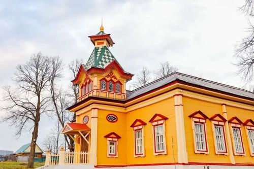 В Менделеевском районе открыто здание бывшей заводской школы