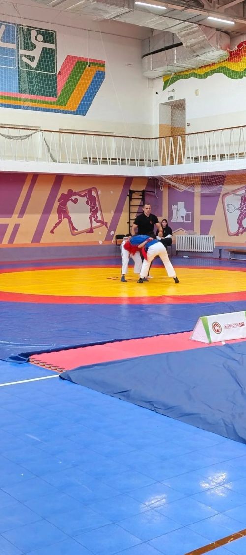 В Менделеевске прошли всероссийские соревнования и чемпионат ПФО по борьбе на поясах