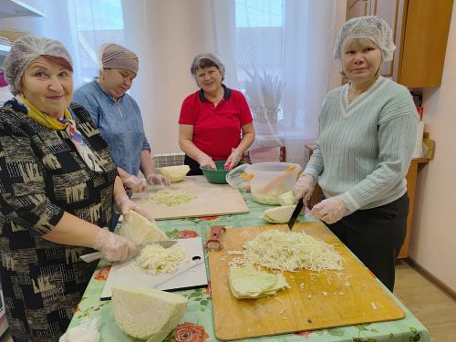 В Татарско-Челнинском СДК прошли «Капустные посиделки» в поддержку участников СВО